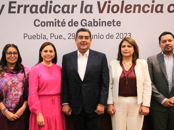 Con autoridades y sociedad, gobierno de Puebla refuerza trabajo para garantizar seguridad a las mujeres