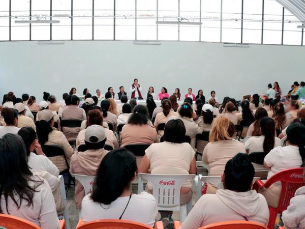 Dona gobierno de Puebla insumos de higiene a mujeres privadas de la libertad