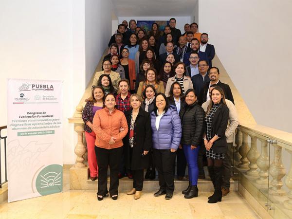 Fortalece SEP formación de docentes y personal académico de primaria y secundaria